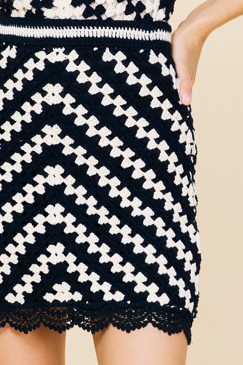 CONTRAST CROCHET MINI SKIRT- BLACK/IVORY